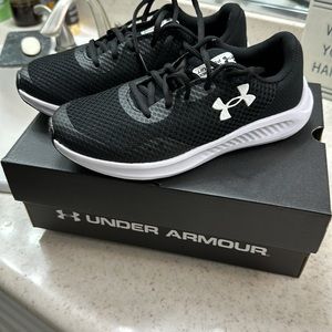 Under armour brand new sneakers